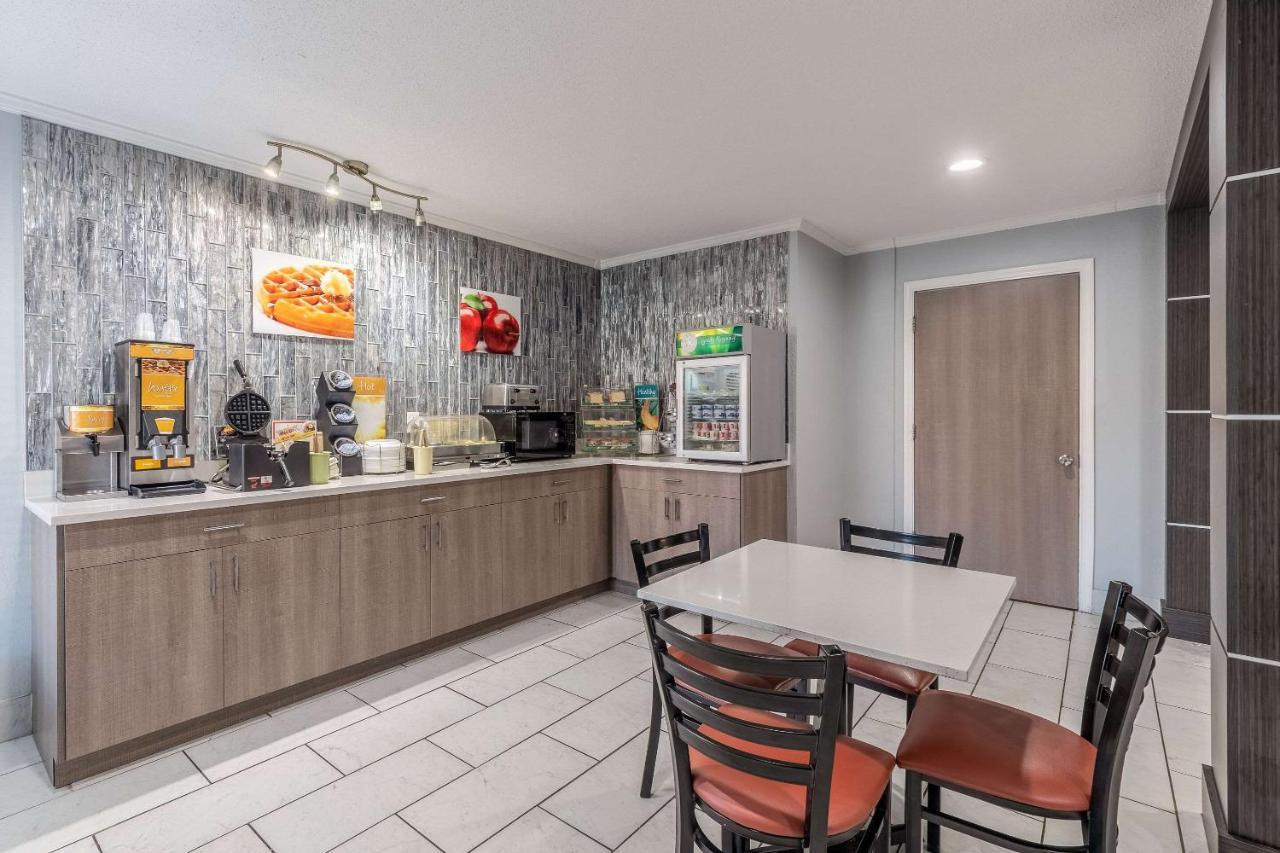 Quality Inn Кливленд Экстерьер фото
