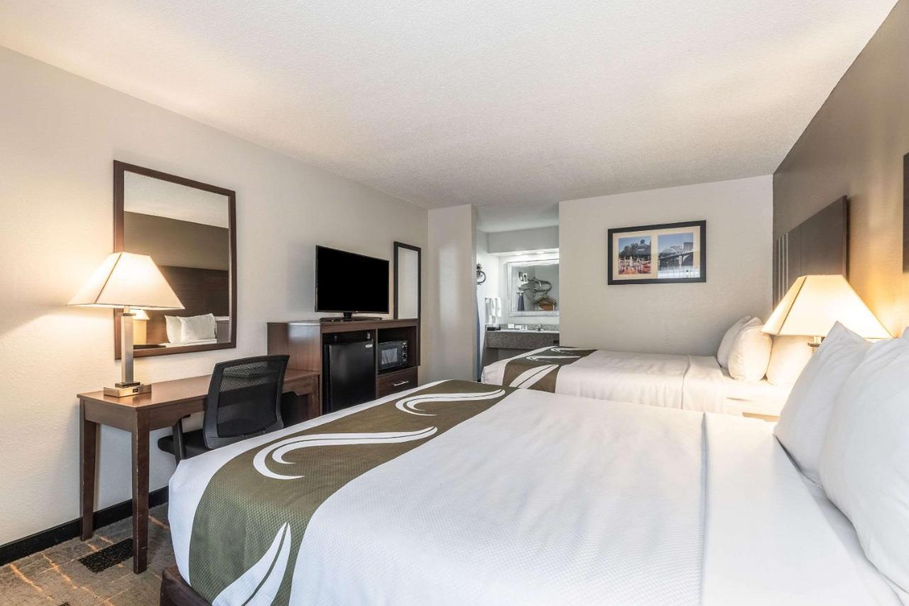 Quality Inn Кливленд Экстерьер фото