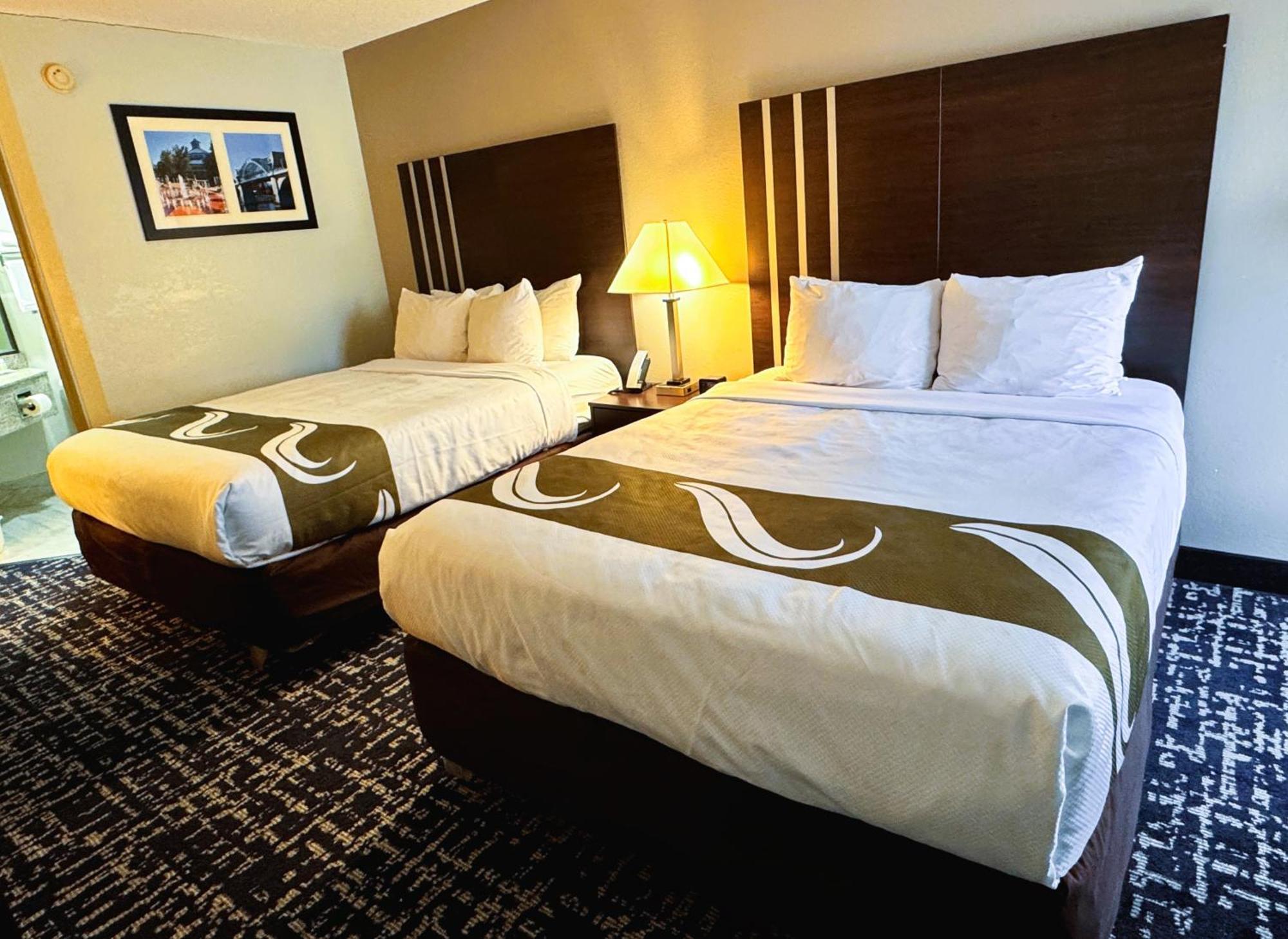 Quality Inn Кливленд Экстерьер фото