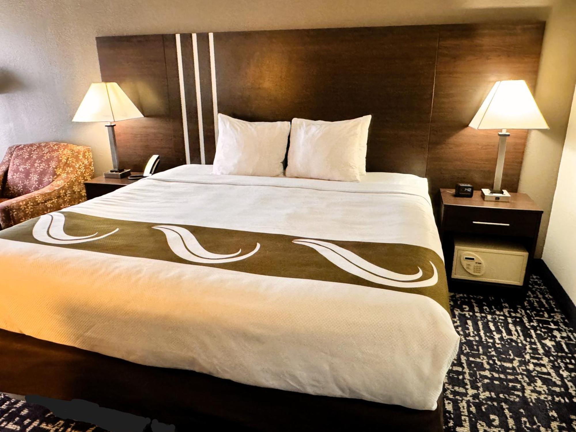 Quality Inn Кливленд Экстерьер фото